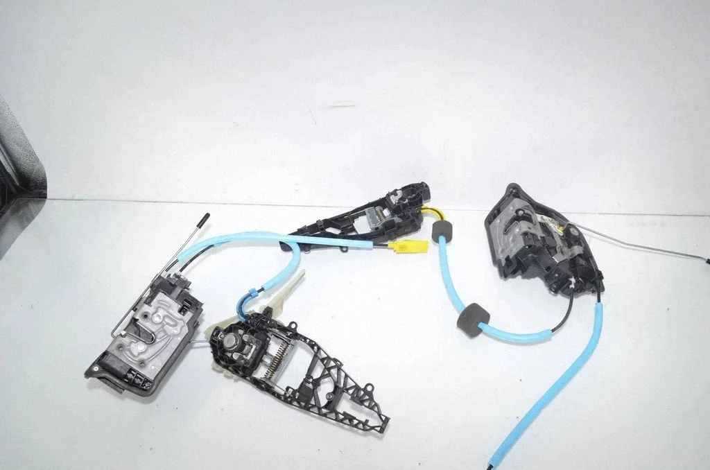 Rear door lock 7281939