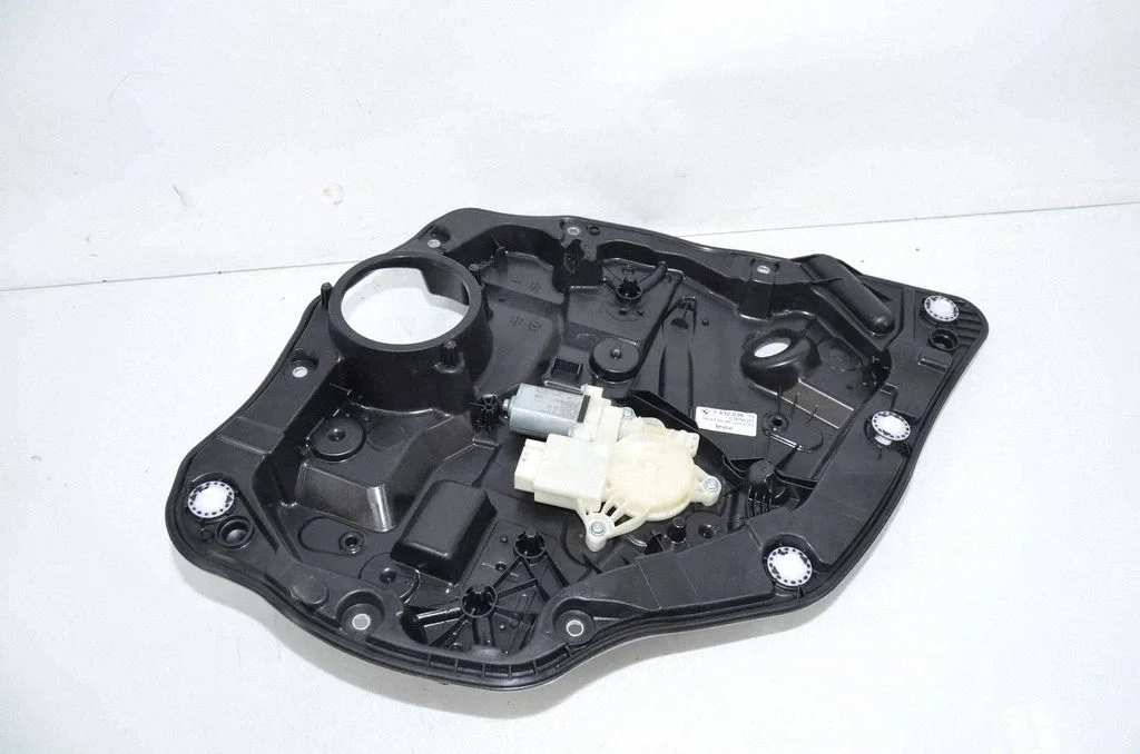 Rear door window regulator with motor 7432236