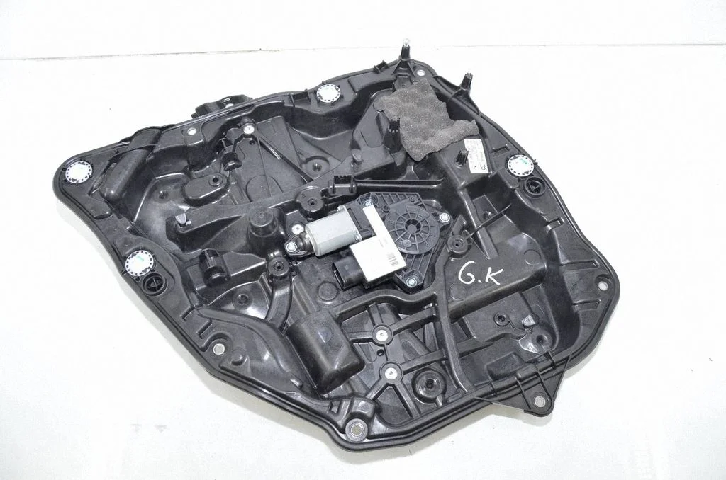 Rear door window regulator with motor 7365167