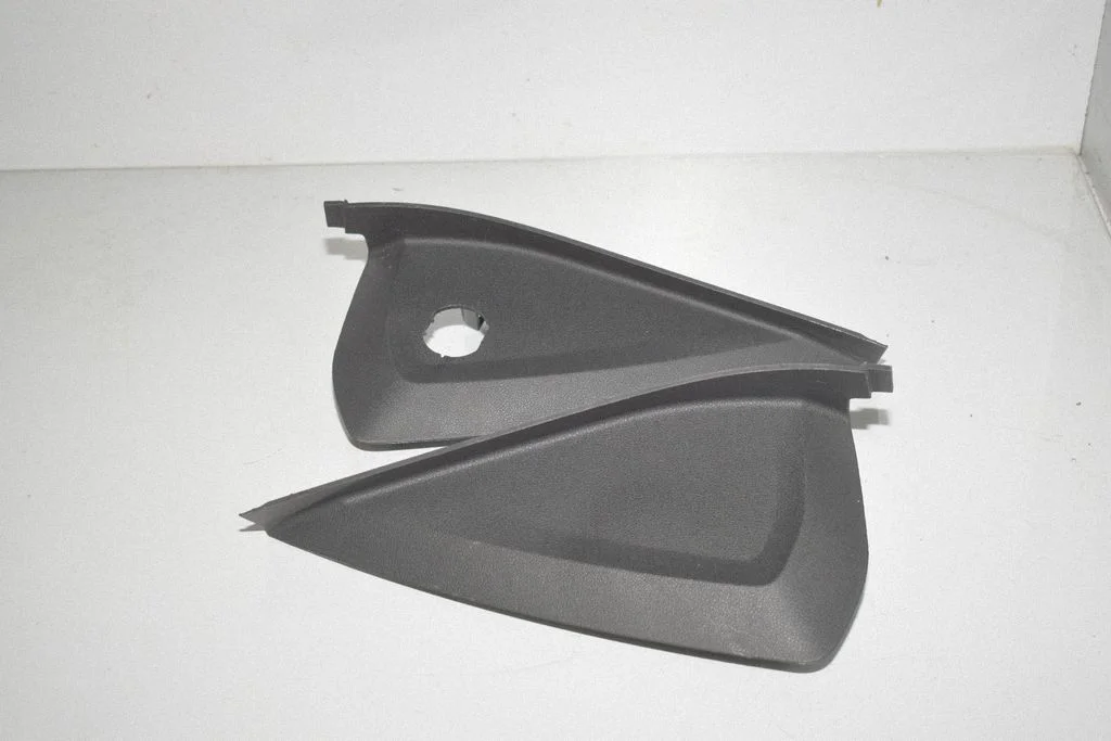 Dashboard side end trim 6823270