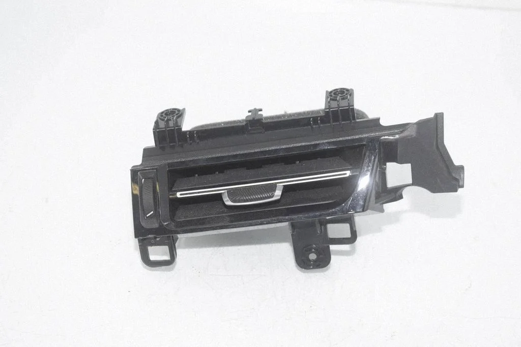 Dashboard side air vent grill/cover trim 9483382