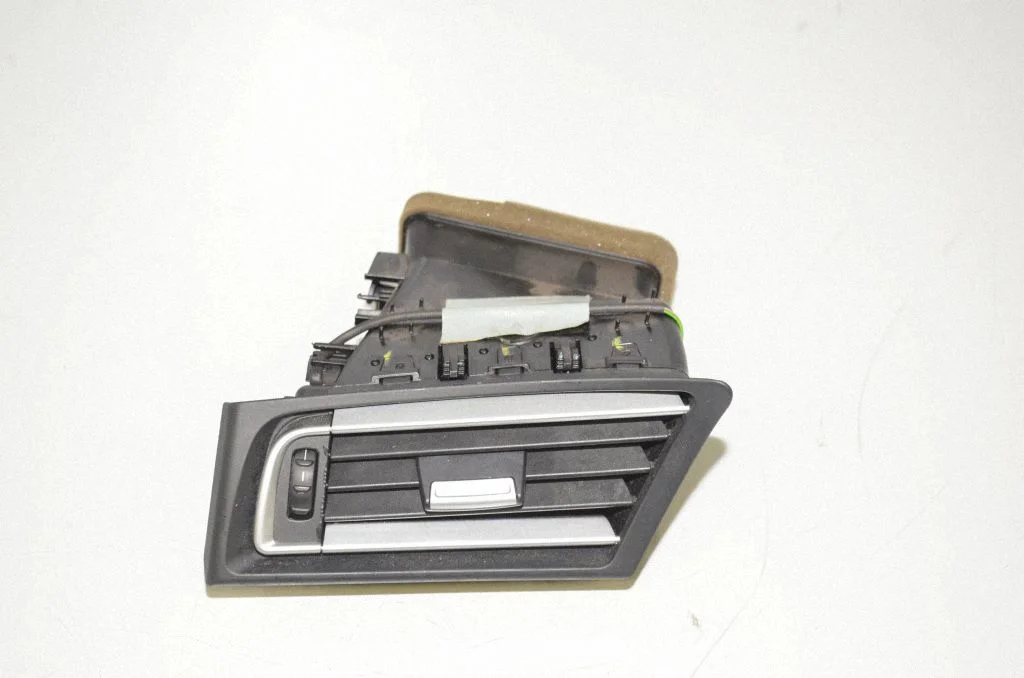 Dashboard side air vent grill/cover trim 9112149