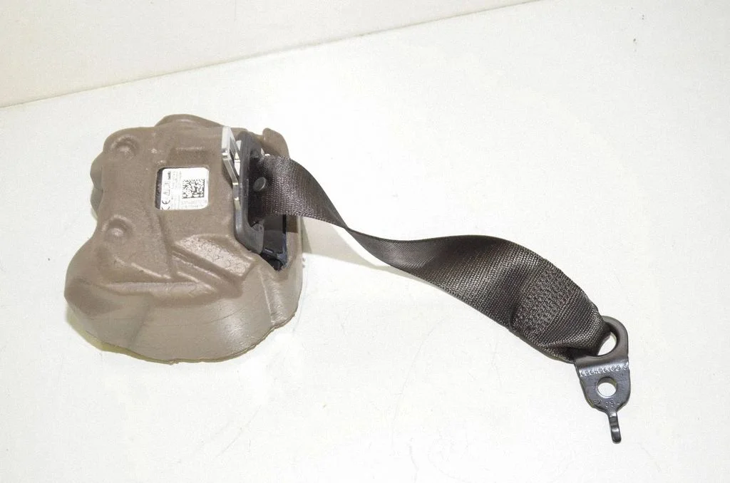 Rear seatbelt 7496270