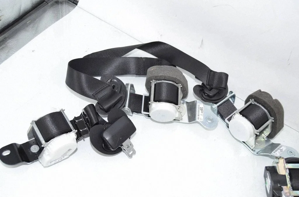 Rear seatbelt 7375644