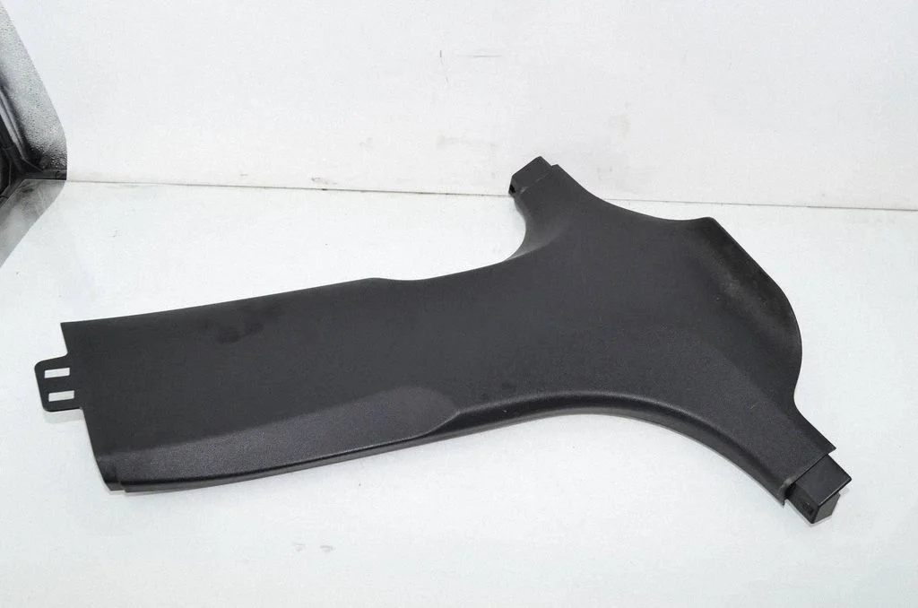 (B) pillar trim (bottom) 7384530