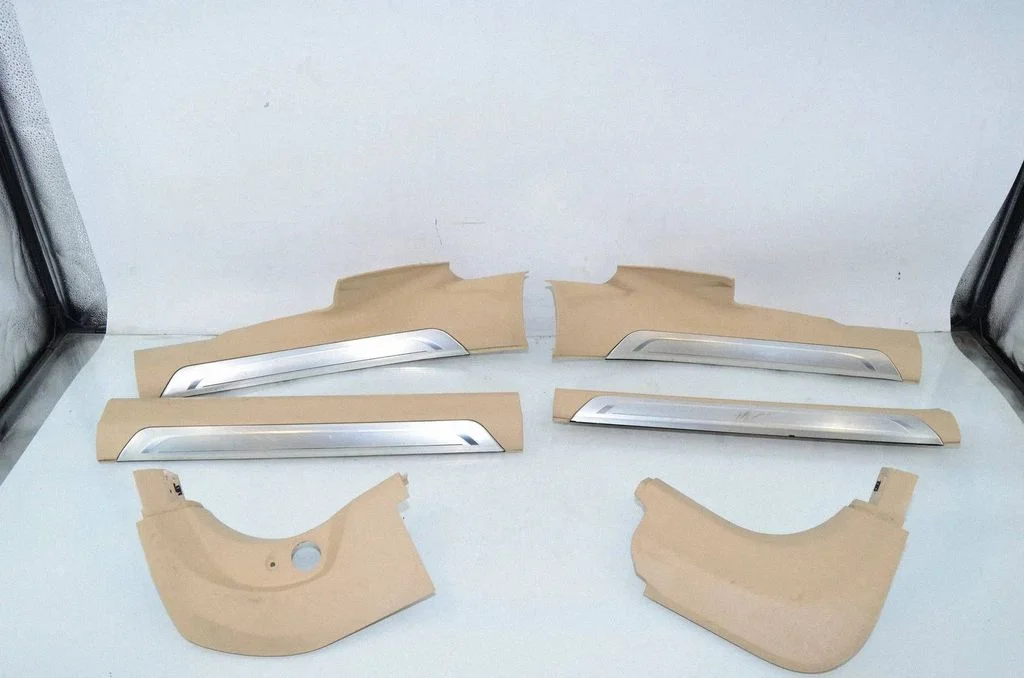 Rear sill trim cover 7343385