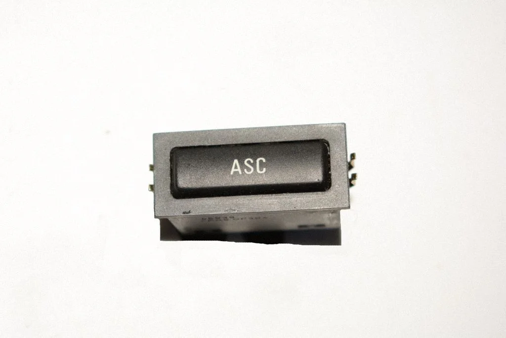 Antipraslidimo/ sukibimo (ASR) jungtukas