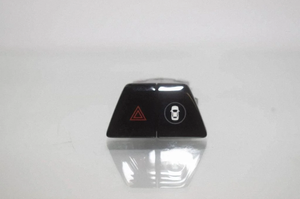 Hazard light switch 6993047