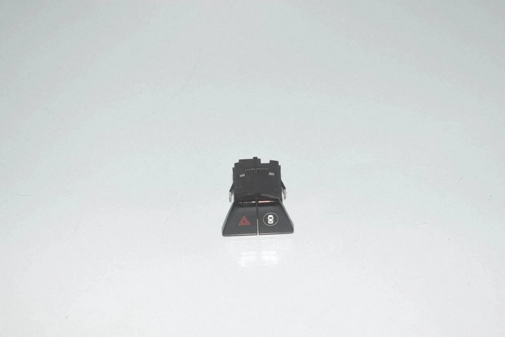 Hazard light switch 9383535