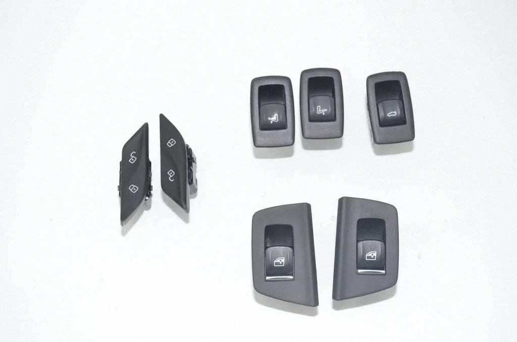 Electric window control switch 9327031