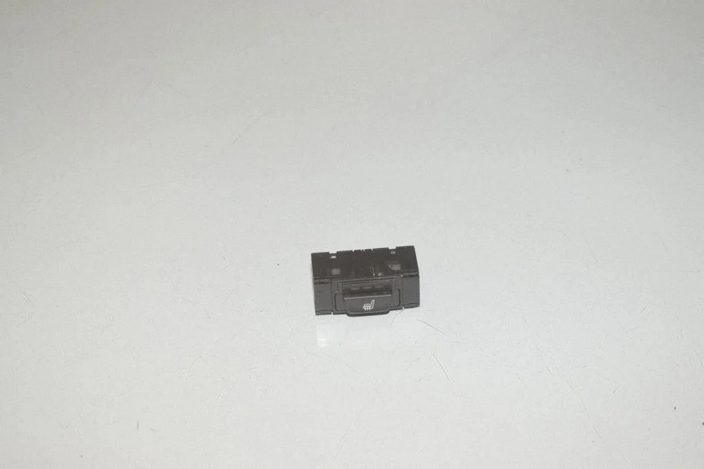 Istmesoojenduse lüliti 6828057