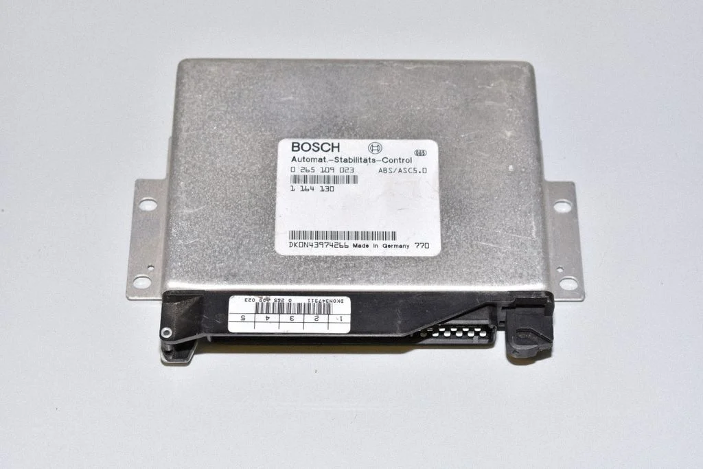 ABS control unit/module 0265109023 – BMW 7 Series E38 (1993-2001)