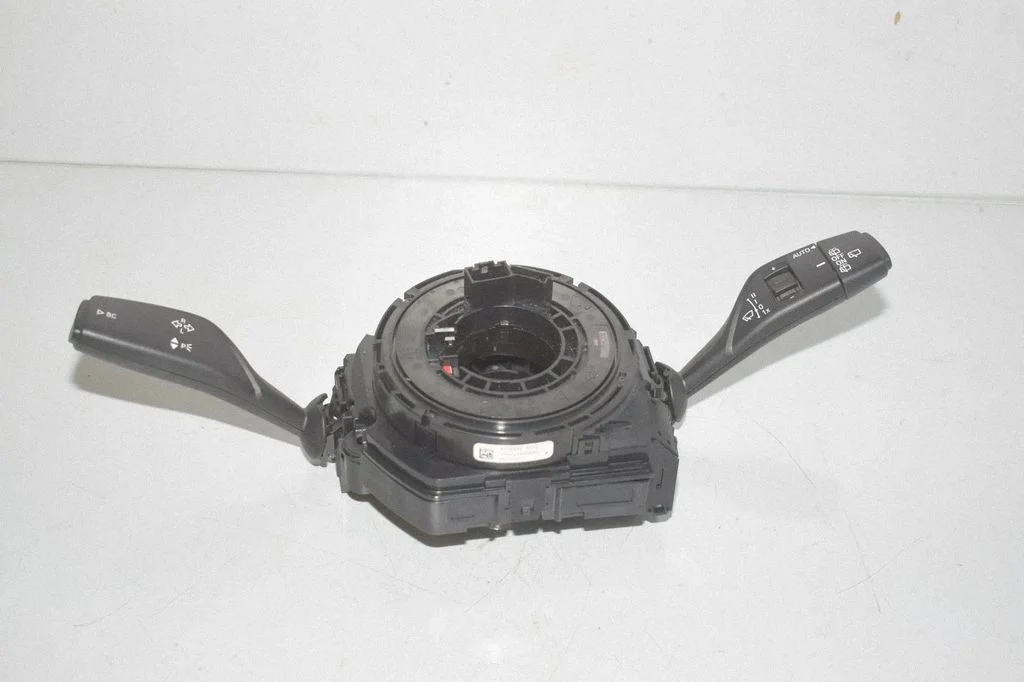Wiper turn signal indicator stalk/switch 9305954