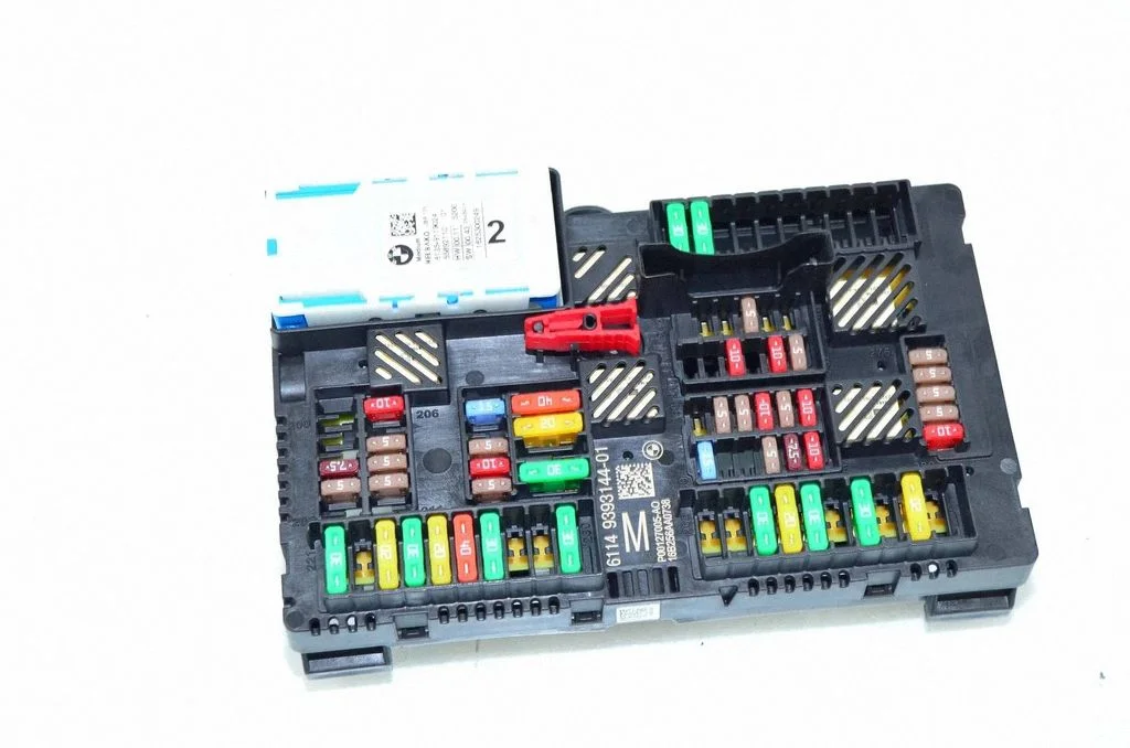 Fuse box set 9393144