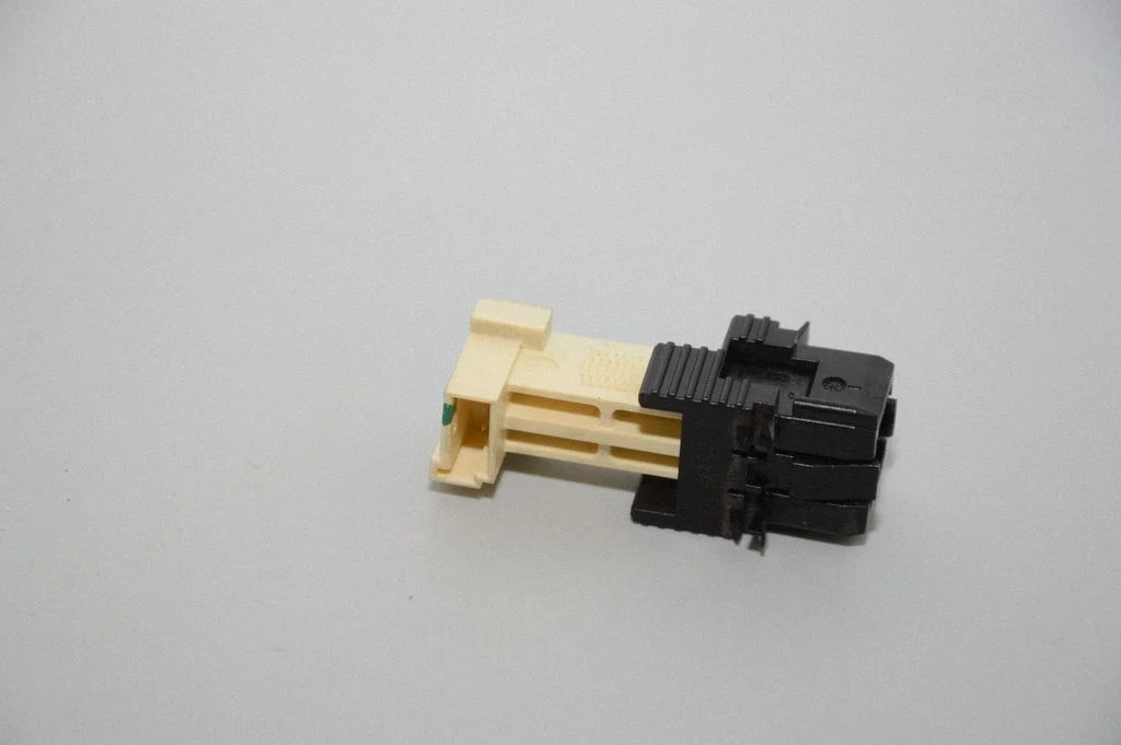 Reversing light switch sensor 9240076