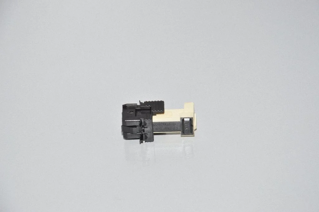 Reversing light switch sensor 6876896