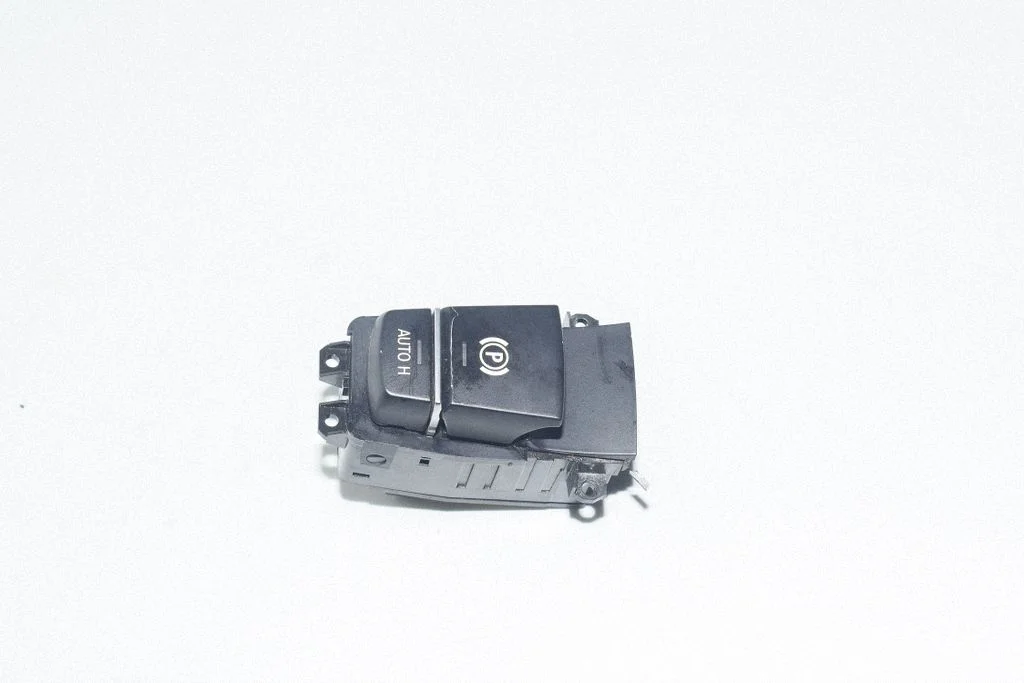 Hand parking brake switch 9159997