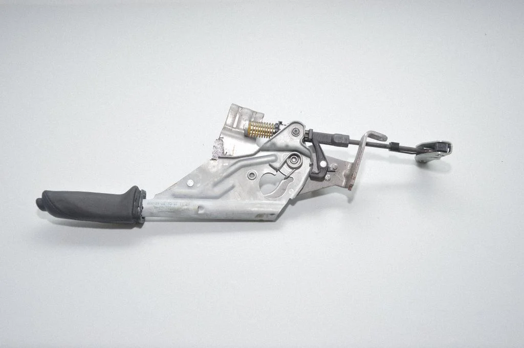 Käsipiduri vabastuskäepide – BMW 4-seeria F32 F33 (2013-2020)