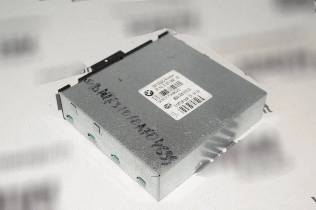 Voltage converter/converter module – BMW 3 Series E90 E91 (2005-2012)