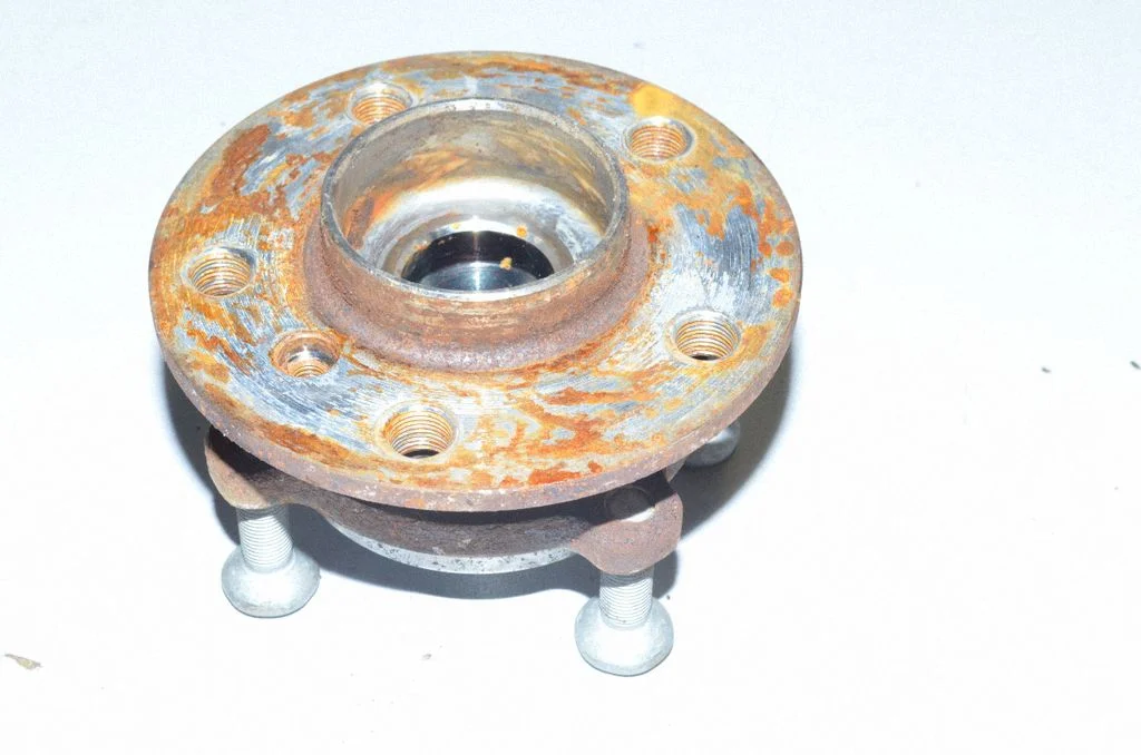 Rear wheel ball bearing 6852157