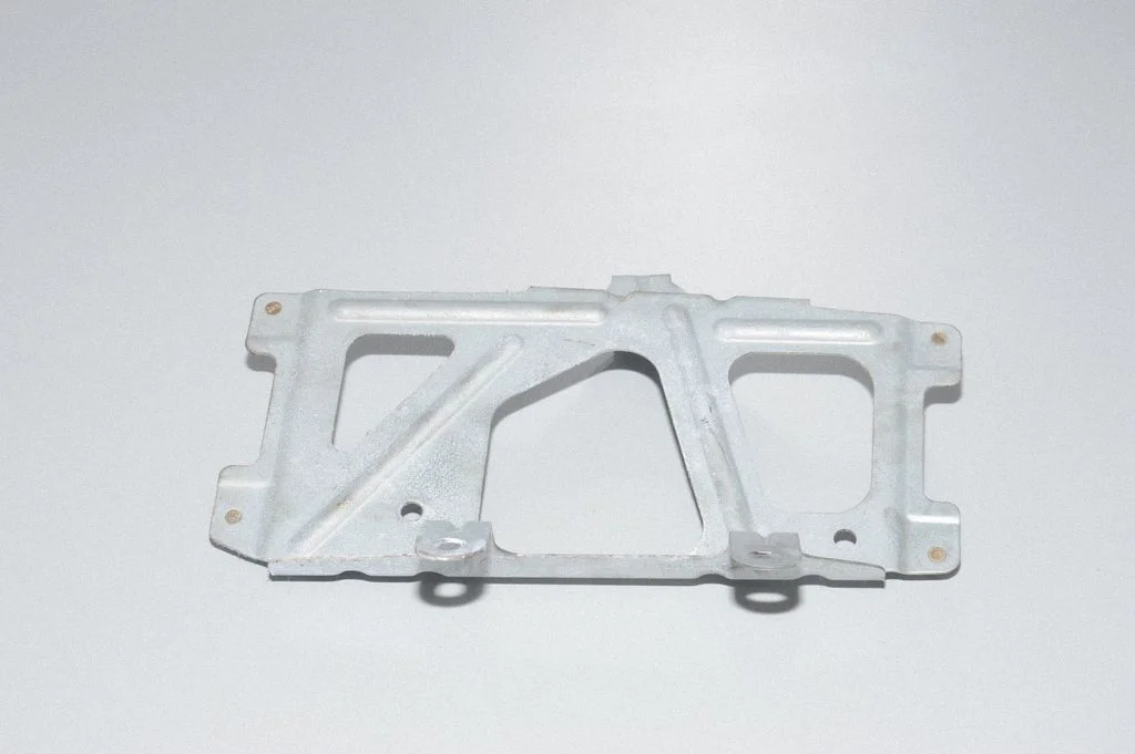 Sound amplifier holder/bracket – BMW 5 Series F10 F11 (2009-2016)