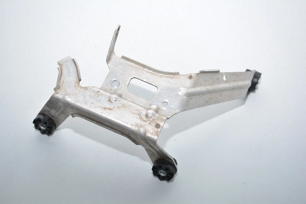 ABS-pumba kinnitus 6852030 – BMW i3 (2013-)