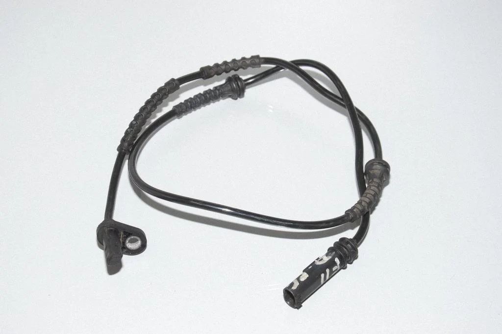 Esimene piduri ABS-andur 6784902