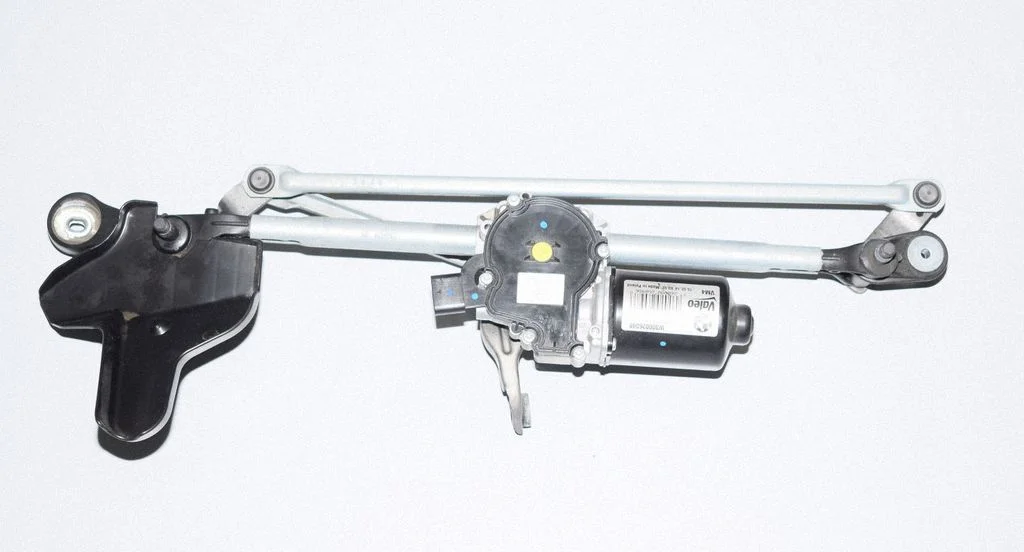 Front wiper linkage and motor 7267504