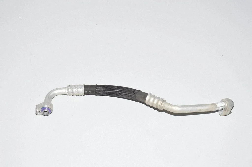 Air conditioning (A/C) pipe/hose 9335484