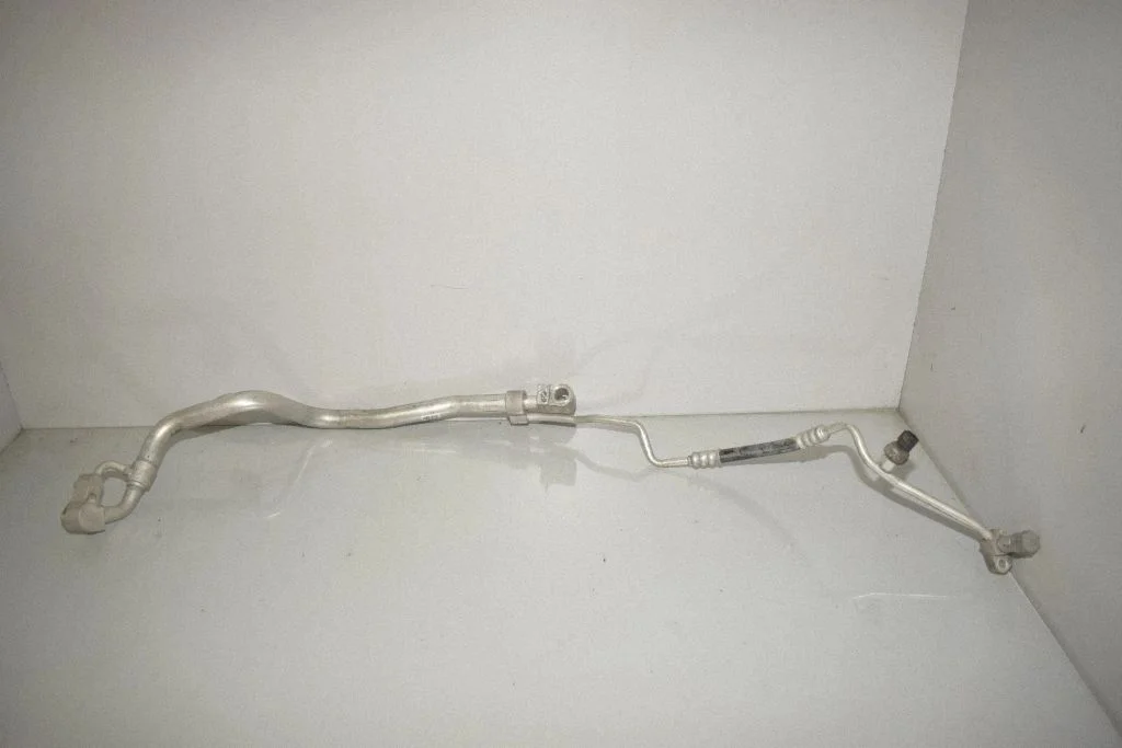 Air conditioning (A/C) pipe/hose 9860584