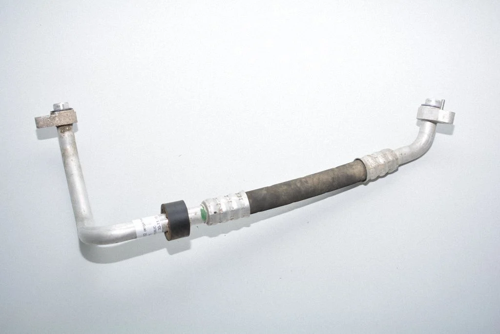 Air conditioning (A/C) pipe/hose – BMW i3 (2013-)