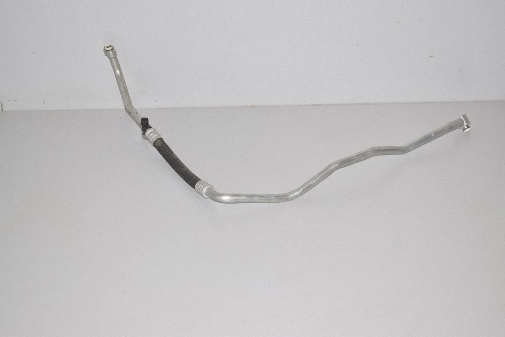 Air conditioning (A/C) pipe/hose 6832950