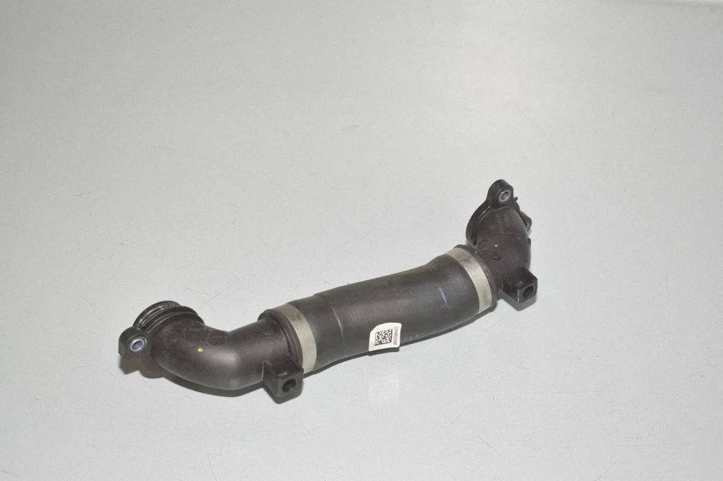 Engine coolant pipe/hose 8650984