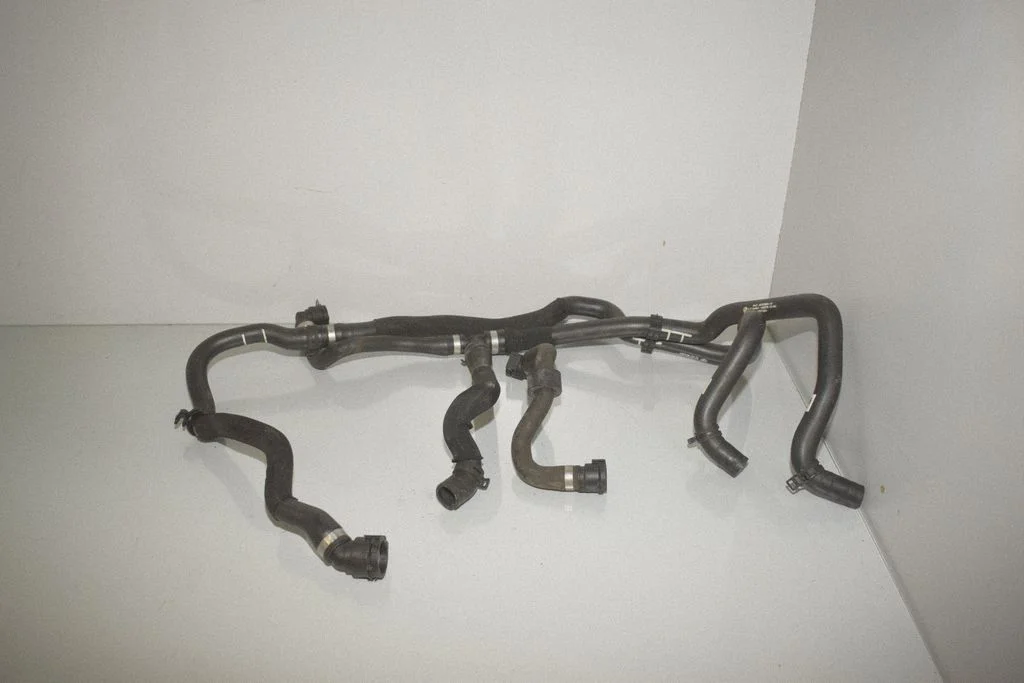 Engine coolant pipe/hose 7617374