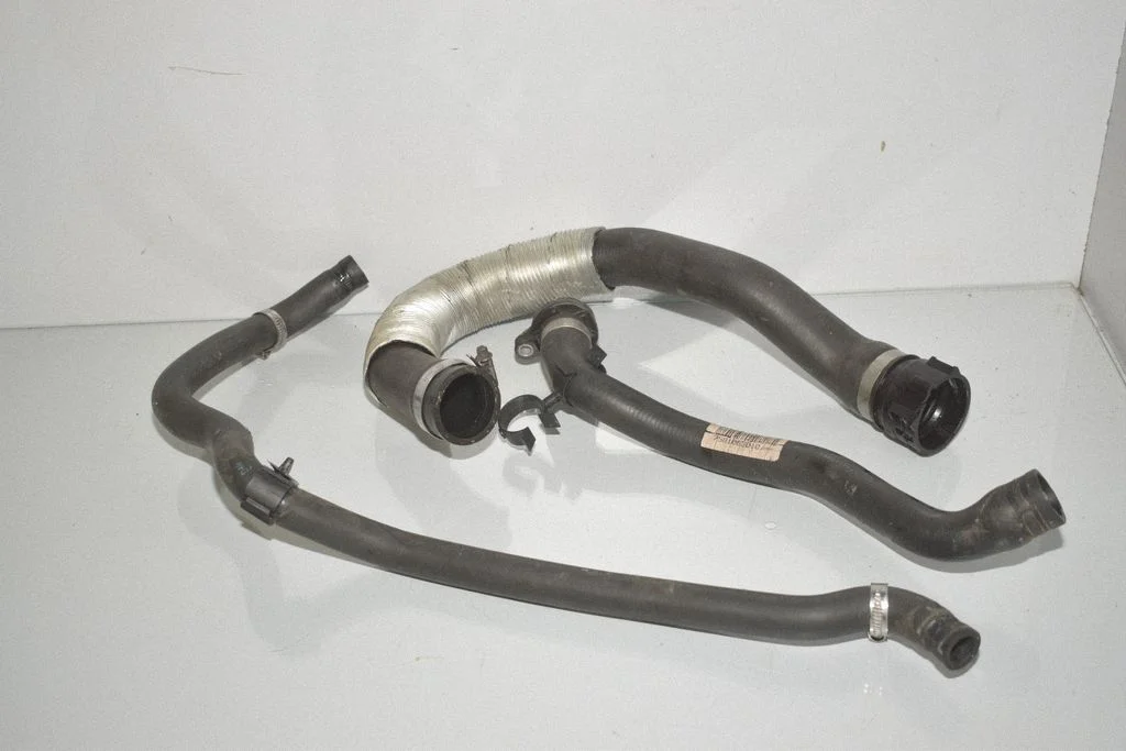 Engine coolant pipe/hose 7581872