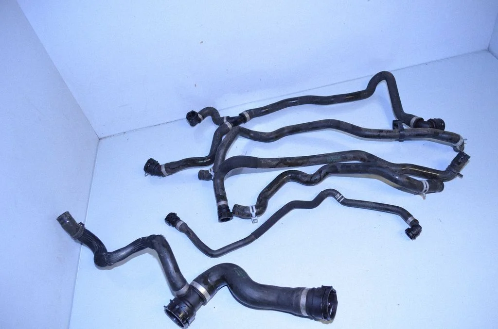 Engine coolant pipe/hose 7592866