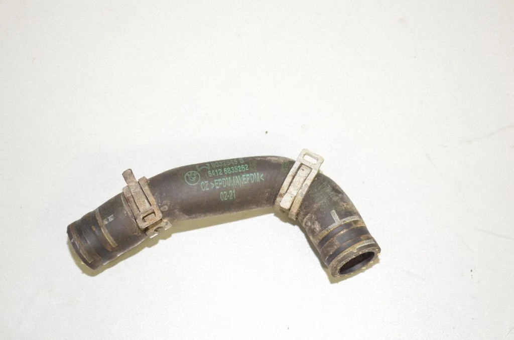 Engine coolant pipe/hose 9032545
