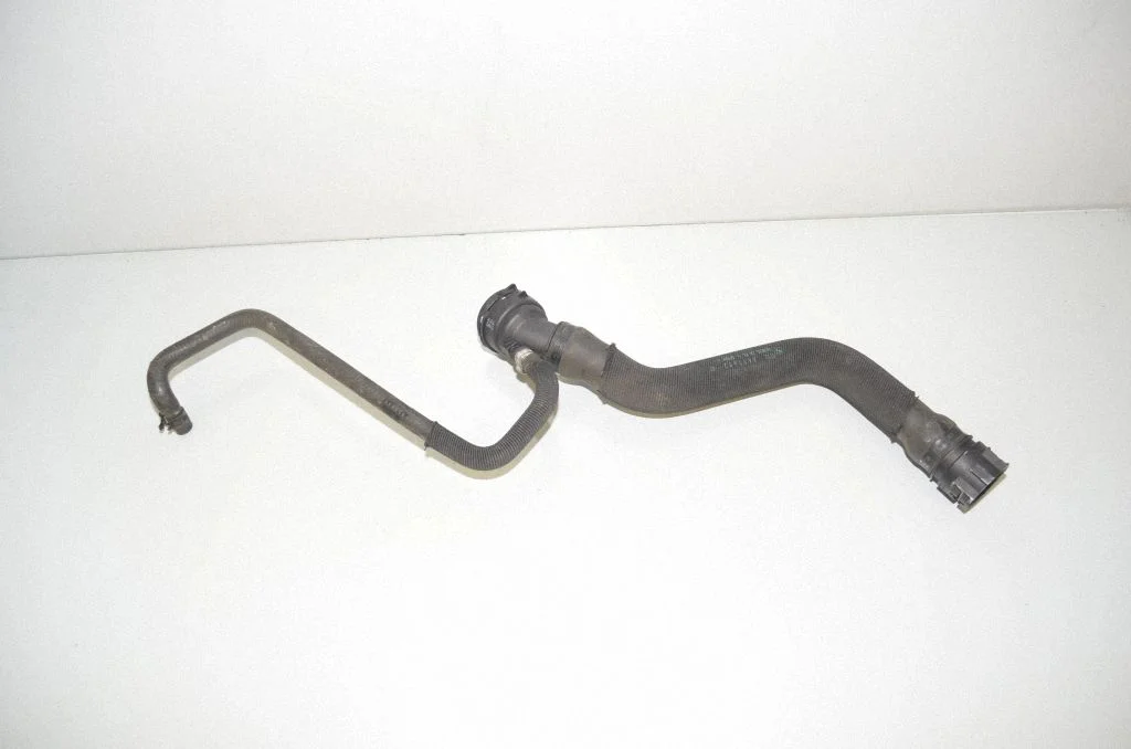 Engine coolant pipe/hose 8611672