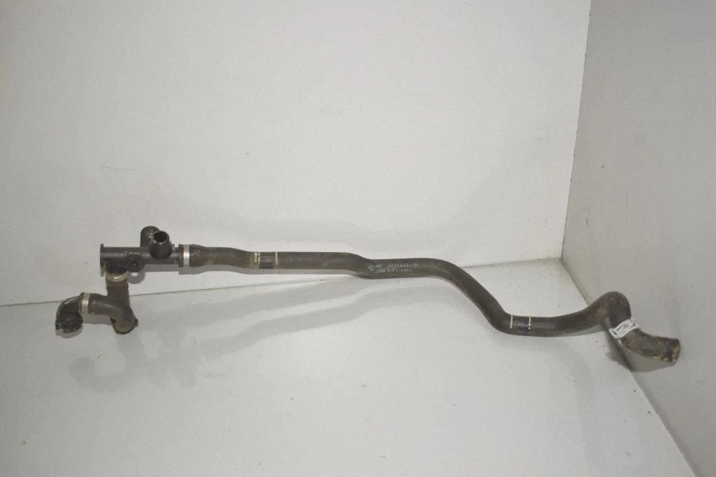 Engine coolant pipe/hose 6821617