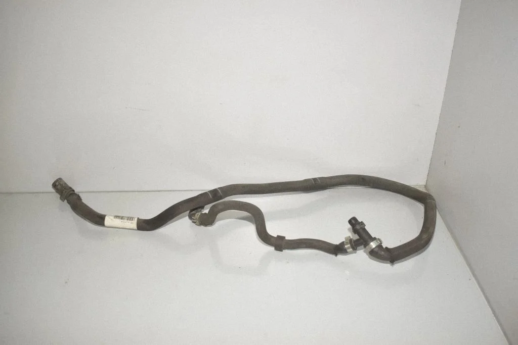 Engine coolant pipe/hose 8656446