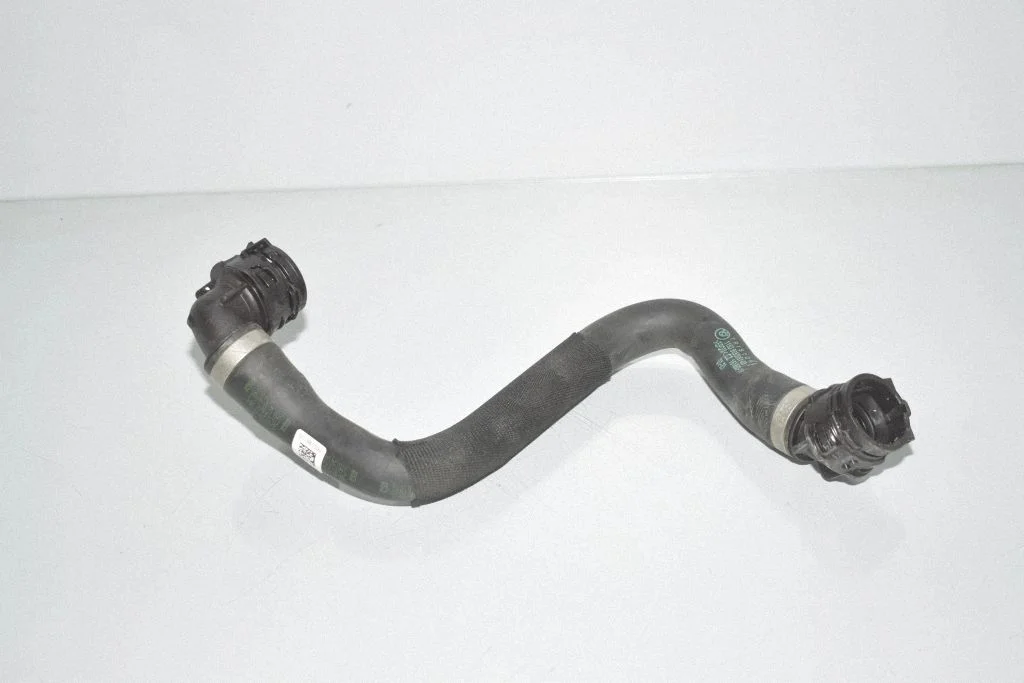 Engine coolant pipe/hose 8650981