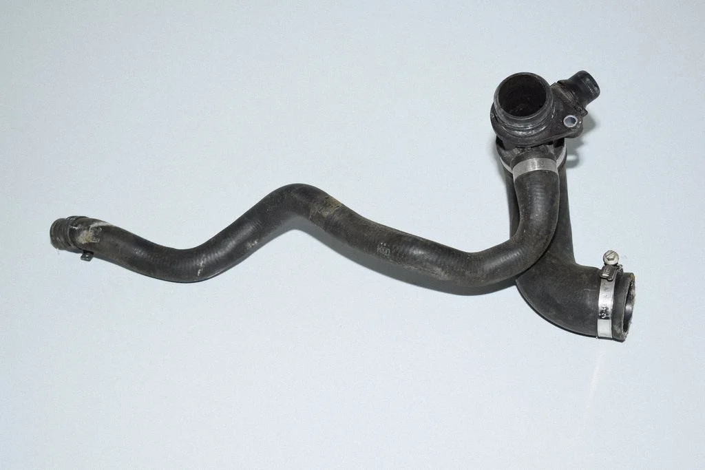 Engine coolant pipe/hose 7639997