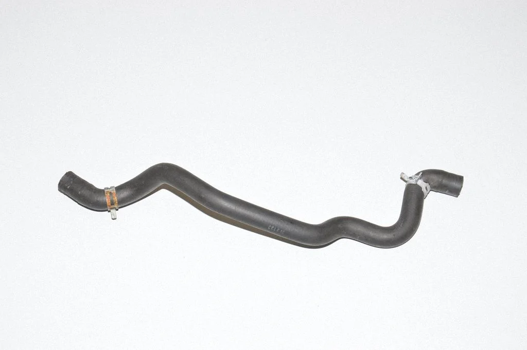 Engine coolant pipe/hose