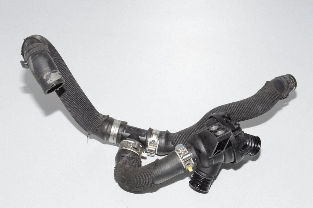 Engine coolant pipe/hose 8530102