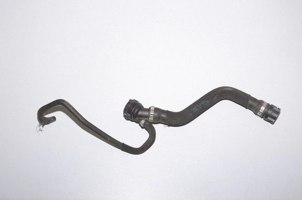 Engine coolant pipe/hose 8611672