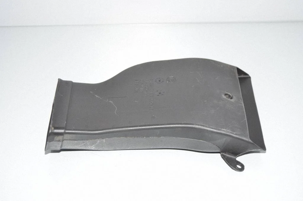 Cabin air duct channel 9136935
