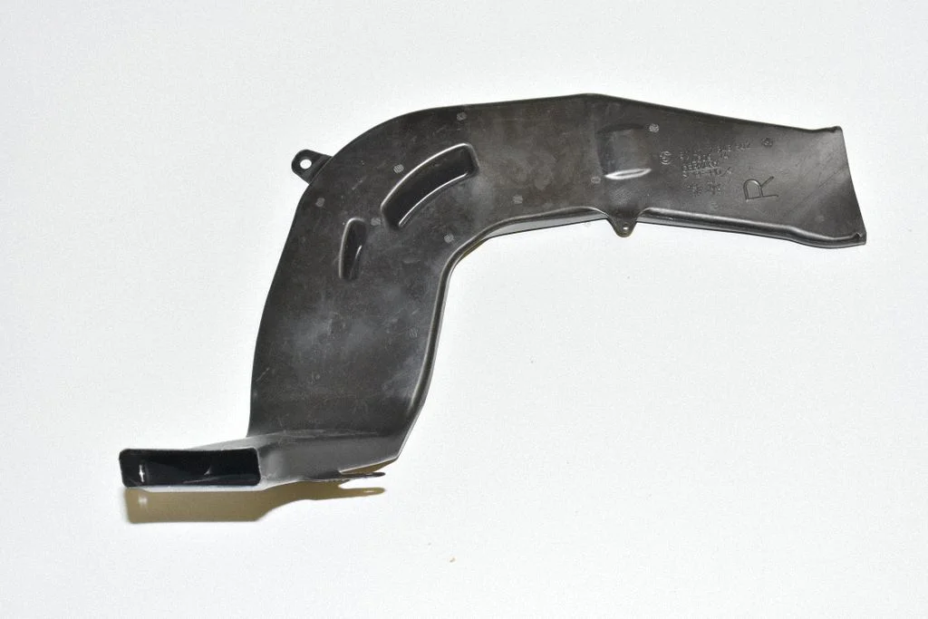 Cabin air duct channel – BMW 5 Series G30 G31 G38 (2016-)