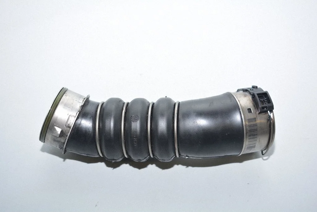 Wąż / rura intercoolera – BMW Seria 1 E81 E87 (2004-2011)
