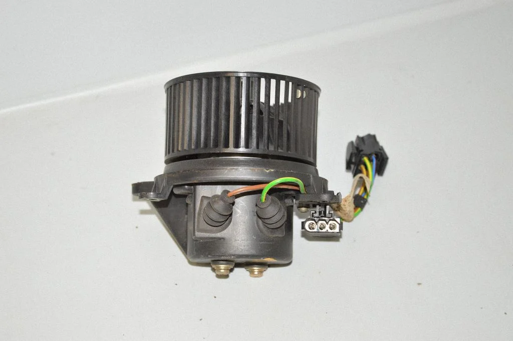 Krāsniņas ventilators/pūtējs – BMW X5 E53 (1999-2006)