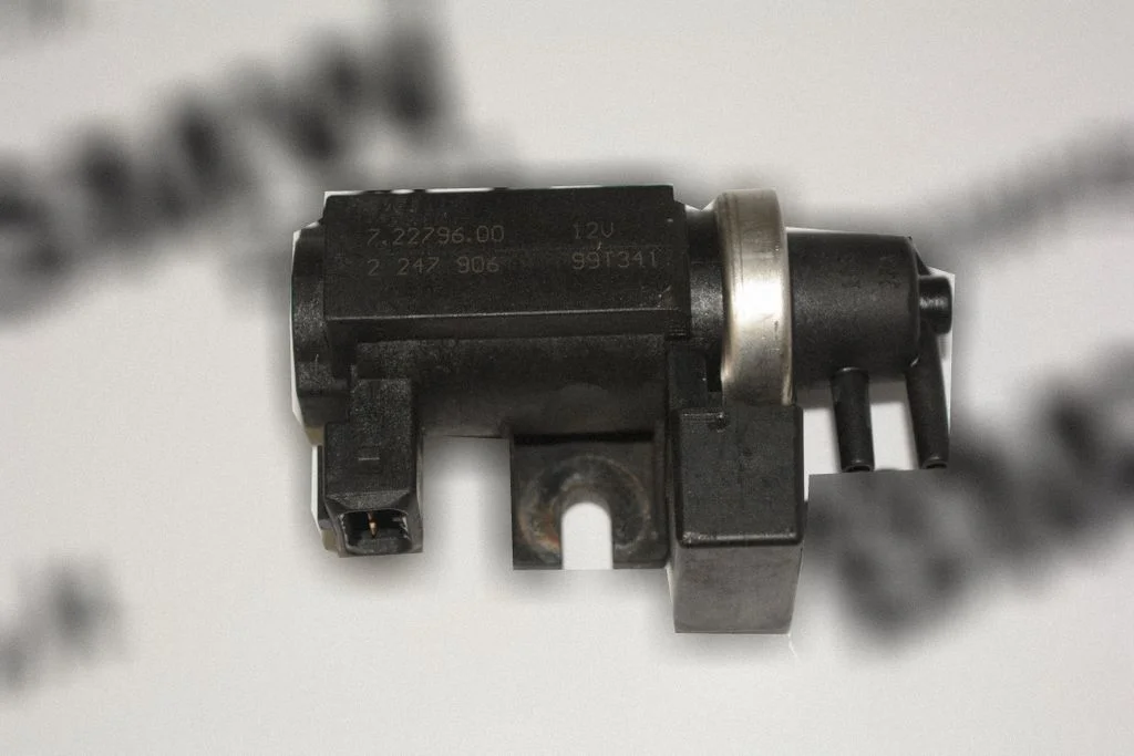 Zawór elektromagnetyczny turbo 2247906